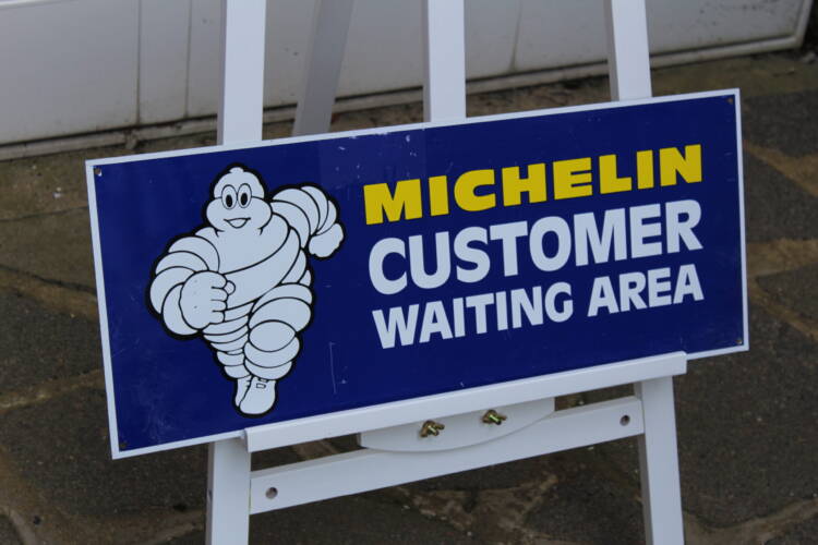 MICHELIN CUSTOMER WAITING AREA Sign