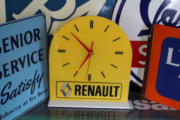 RENAULT WORKING CLOCK