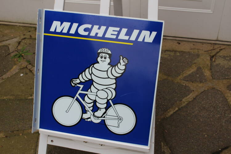 MICHELIN Sign