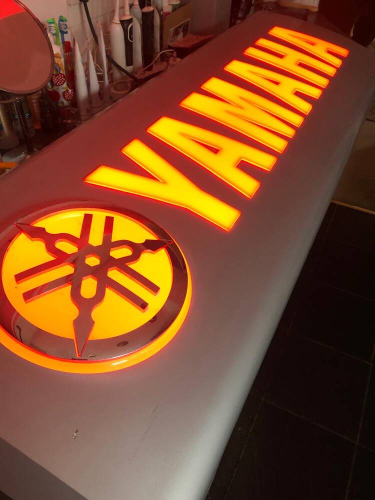 YAMAHA Lightbox Sign